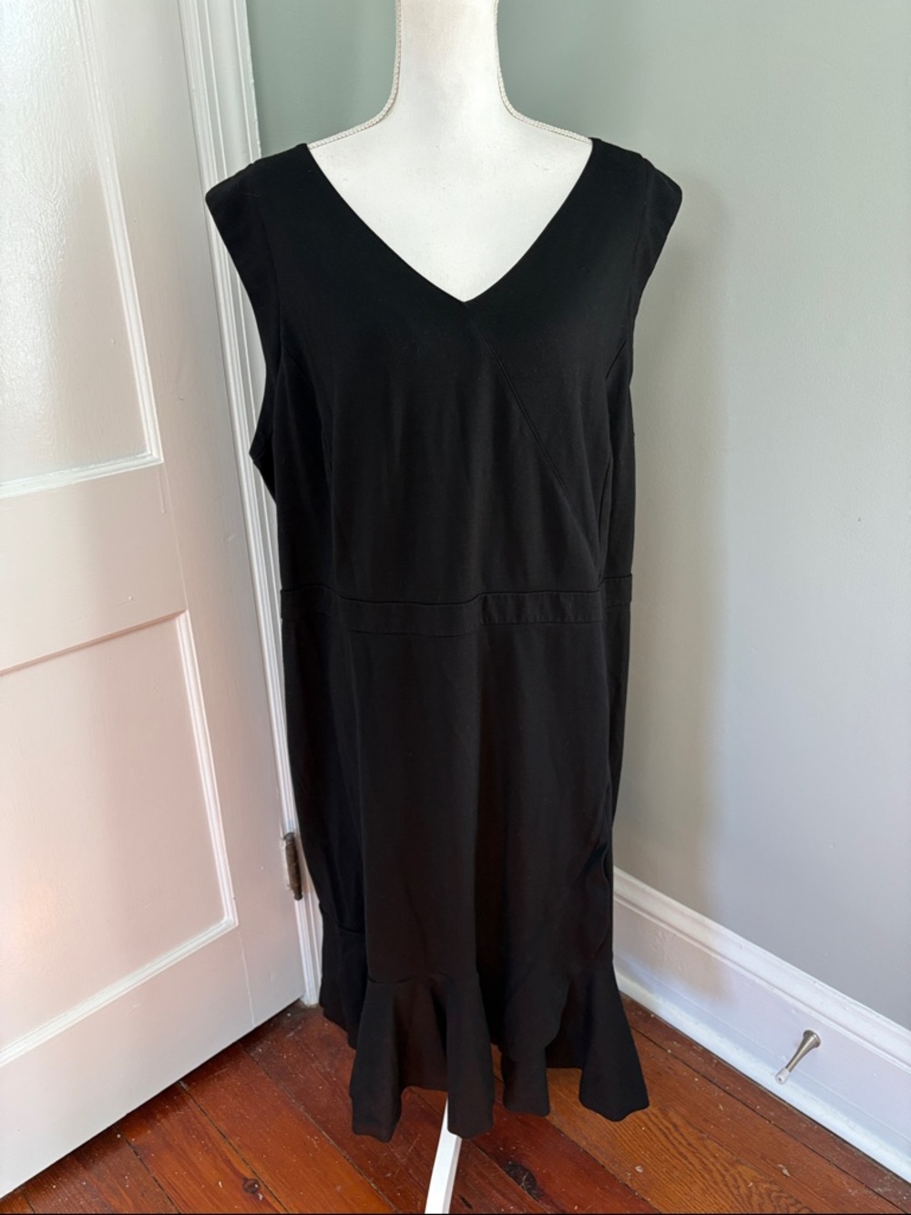 Talbots Black Sleeveless V-Neck Midi Dress with Ruffle Hem